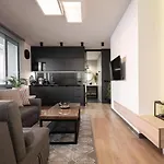Jacuzzi Apartment *